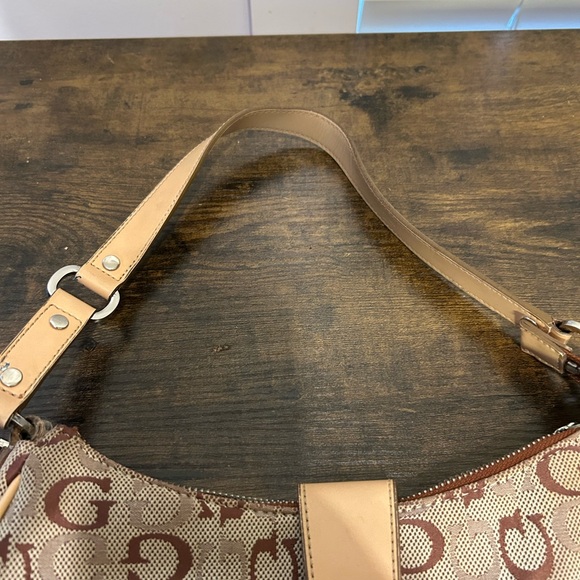 Guess Vintage Y2K Tan Brown Shoulder Bag Monogram Logo Hand Bag Zipper Pockets - Picture 4 of 7